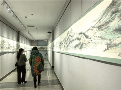 一軸長卷展芳魂 ——咸安區“淦河百里畫廊·陳復興淦河百米長卷畫展”啟幕