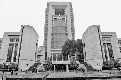 愛國奮斗 當(dāng)代青年應(yīng)有的責(zé)任與擔(dān)當(dāng)